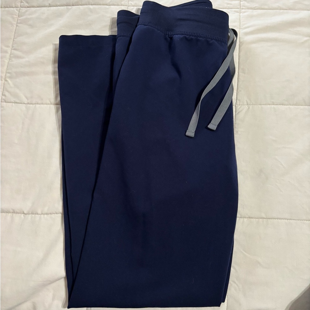 Figs Basic Livingston Scrub Bottoms